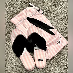 NWT Victorias Secret Slippers with Bag